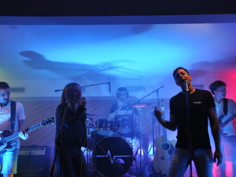 Koncert v baru Marina